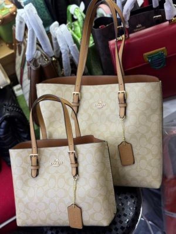 Coach Mollie Tote big size In signature bag with Dust Bag
